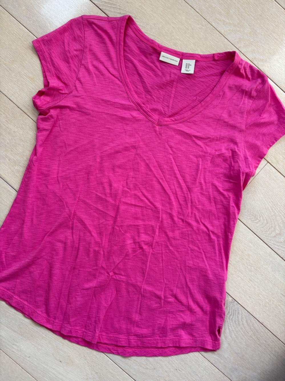 mercer & madison Bright Fuchsia V-Neck Short Sleeve Tee